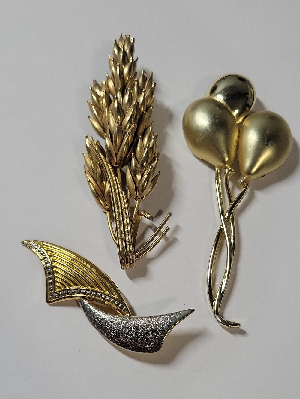 Gold Tone Brooch Lot - Wheat, Balloons & Abstract Bird